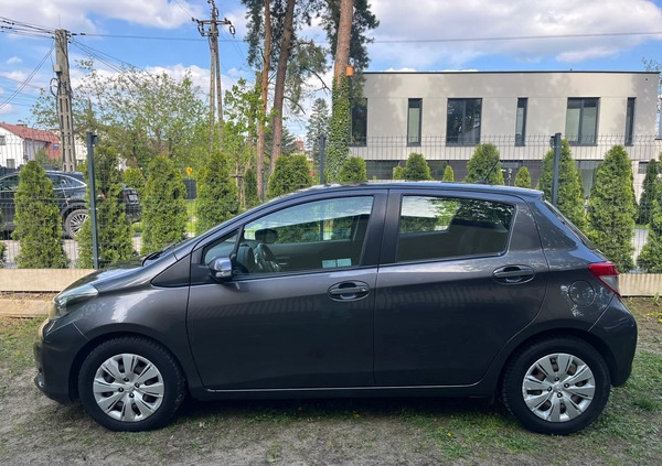 Toyota Yaris cena 22000 przebieg: 198000, rok produkcji 2012 z Warszawa małe 29